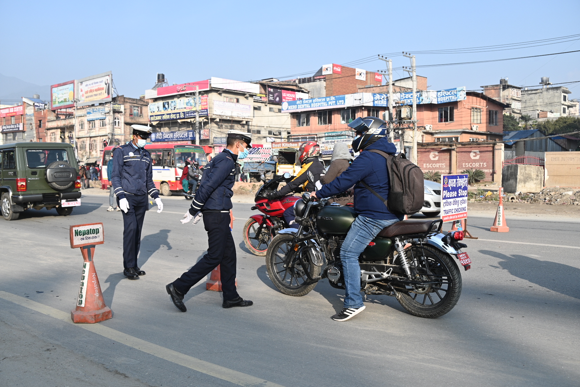 आठ महिनामा ५ लाख ६१ हजार सवारीसाधन कारबाहीमा